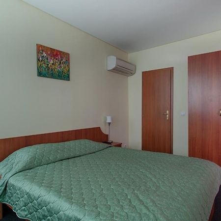 Hemus Hotel Sofia Exterior photo